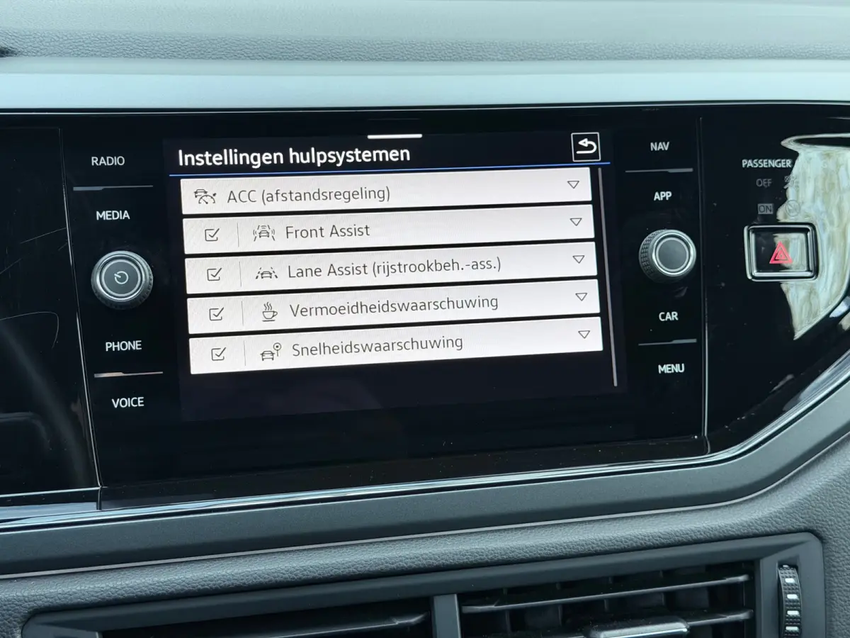 1.0 TSI 3xR-Line IQ.Light/Camera/AppleCar