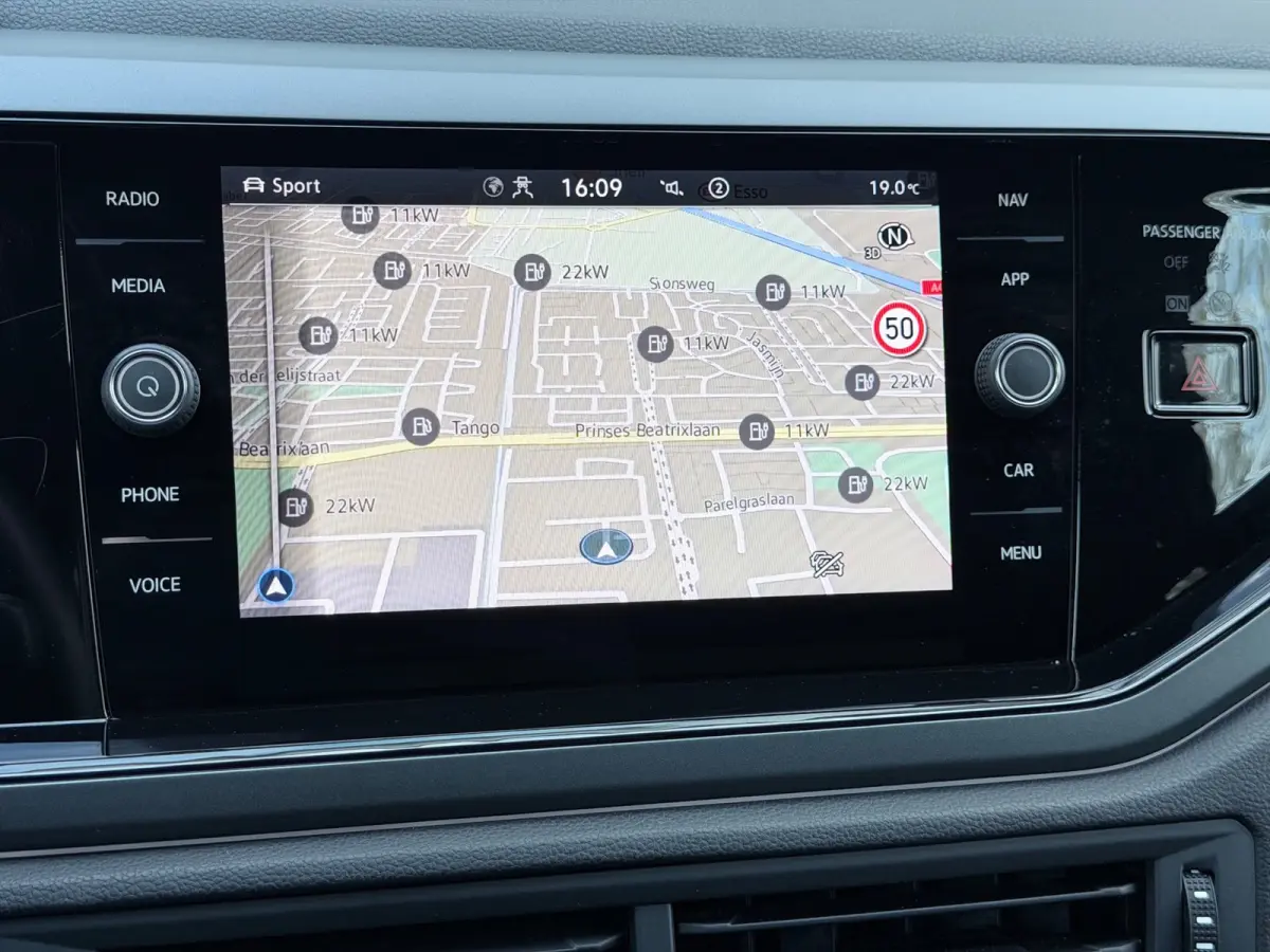 1.0 TSI 3xR-Line IQ.Light/Camera/AppleCar