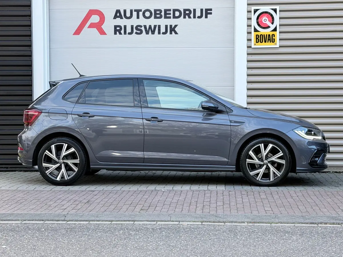 1.0 TSI 3xR-Line IQ.Light/Camera/AppleCar