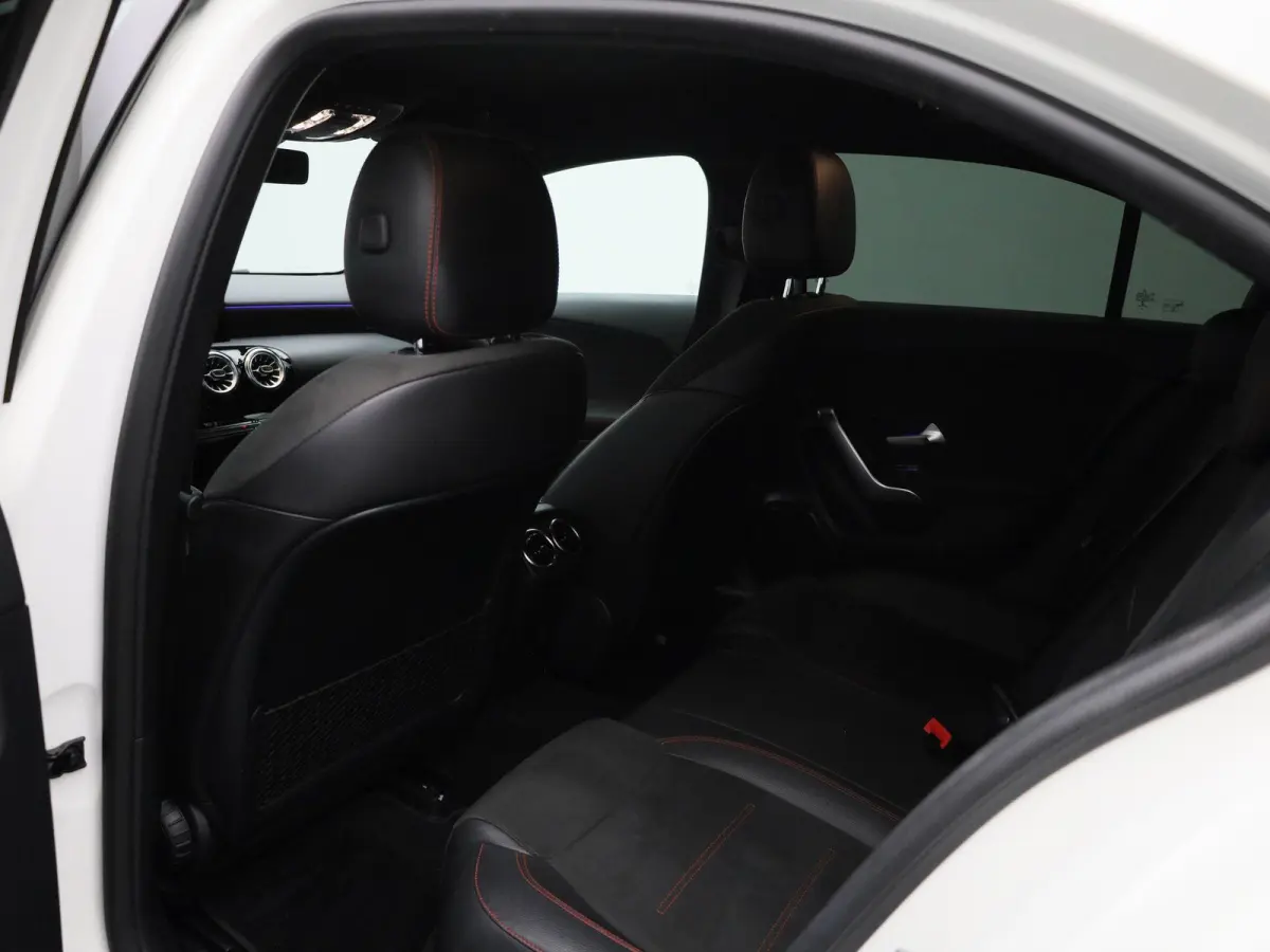 250 e Business Solution AMG Limited | Automaat | Navigatie | Sfeerverlichting | Camera | Stoelverwarming |