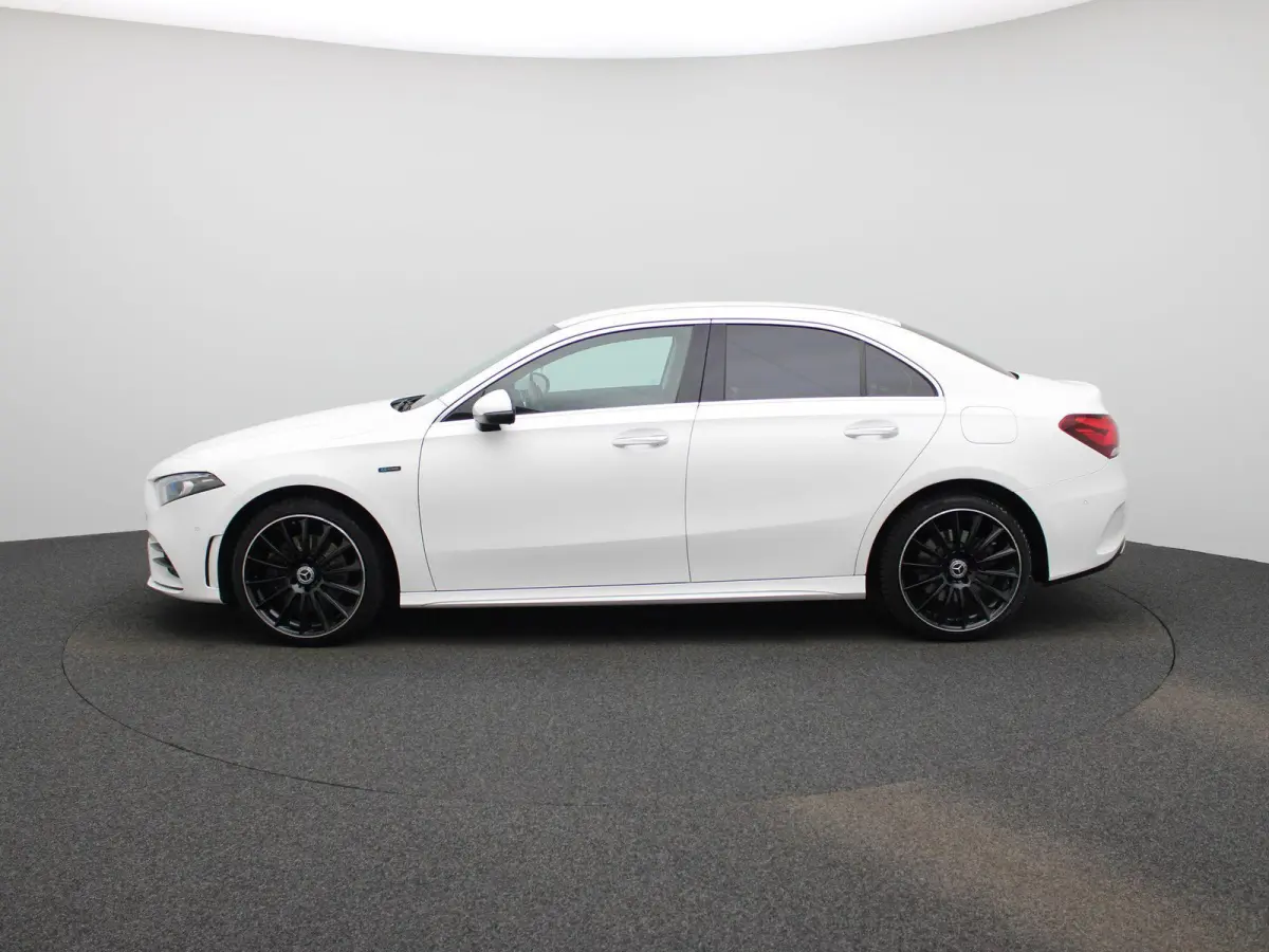 250 e Business Solution AMG Limited | Automaat | Navigatie | Sfeerverlichting | Camera | Stoelverwarming |