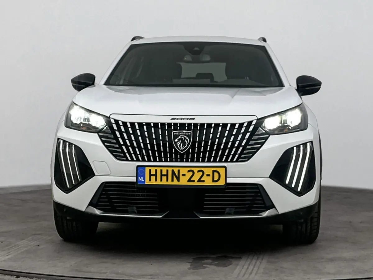 SUV 100 pk Allure | Parkeersensoren | Navigatie | Draadloos Carplay| Rijstrooksensor met Correctie