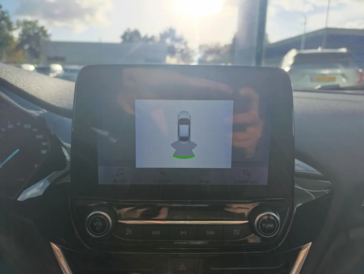 1.0 EcoBoost Connected 95 PK | 8 inch Touch screen + Apple Car Play + AndroidAuto | PDC Achter | Cruise Controle |