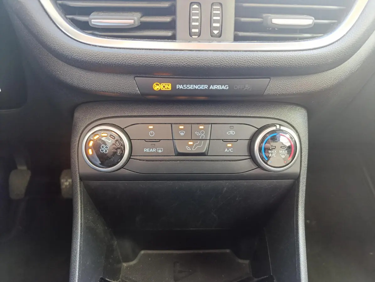 1.0 EcoBoost Connected 95 PK | 8 inch Touch screen + Apple Car Play + AndroidAuto | PDC Achter | Cruise Controle |