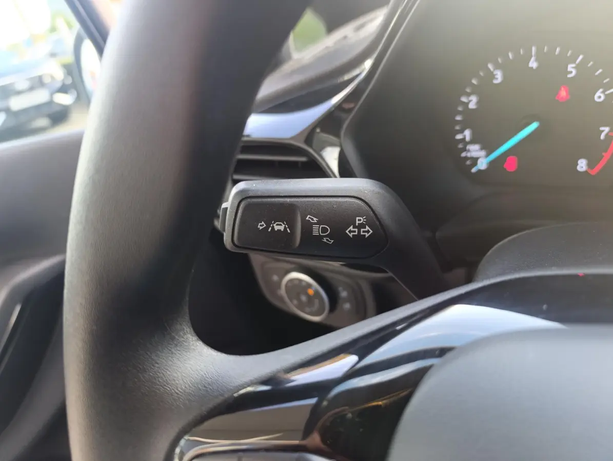 1.0 EcoBoost Connected 95 PK | 8 inch Touch screen + Apple Car Play + AndroidAuto | PDC Achter | Cruise Controle |