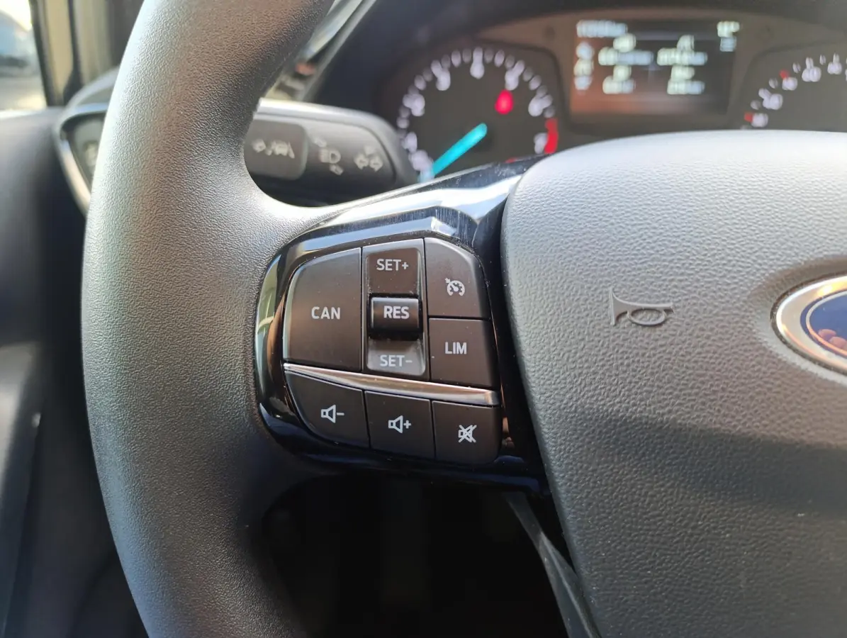 1.0 EcoBoost Connected 95 PK | 8 inch Touch screen + Apple Car Play + AndroidAuto | PDC Achter | Cruise Controle |