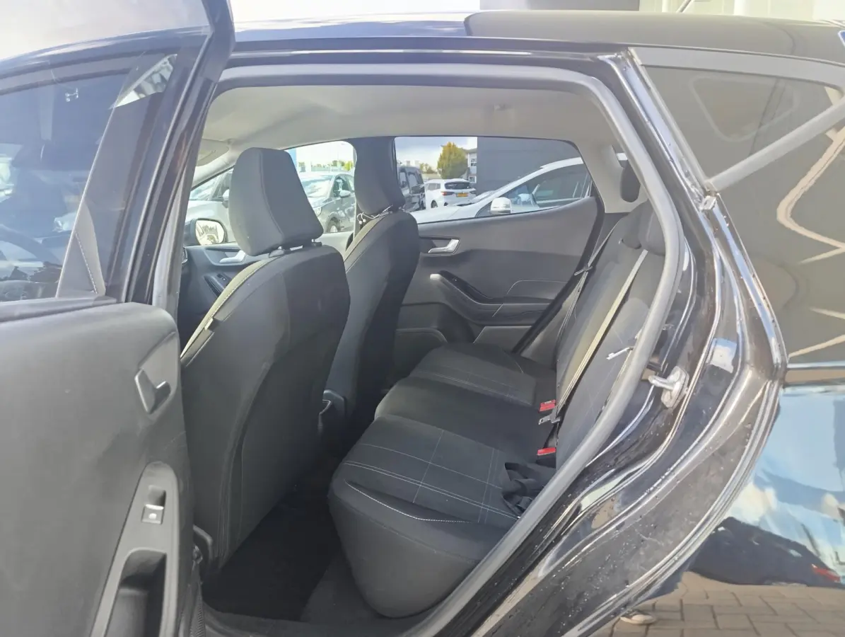 1.0 EcoBoost Connected 95 PK | 8 inch Touch screen + Apple Car Play + AndroidAuto | PDC Achter | Cruise Controle |