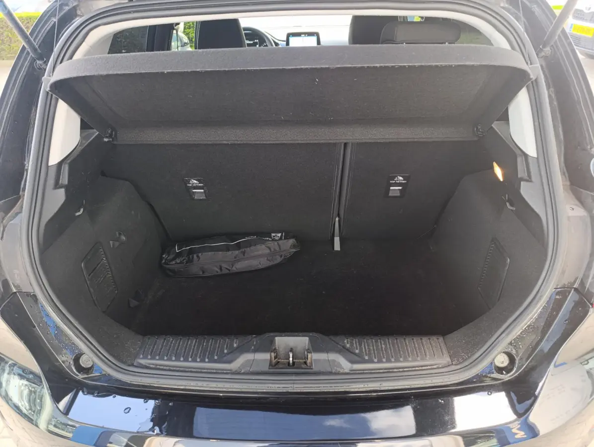 1.0 EcoBoost Connected 95 PK | 8 inch Touch screen + Apple Car Play + AndroidAuto | PDC Achter | Cruise Controle |