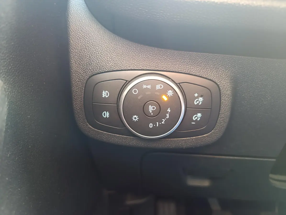 1.0 EcoBoost Connected 95 PK | 8 inch Touch screen + Apple Car Play + AndroidAuto | PDC Achter | Cruise Controle |
