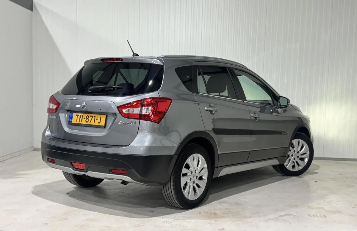 1.4 Boosterjet Exclusive|KEYLESS|CAMERA|NAVI