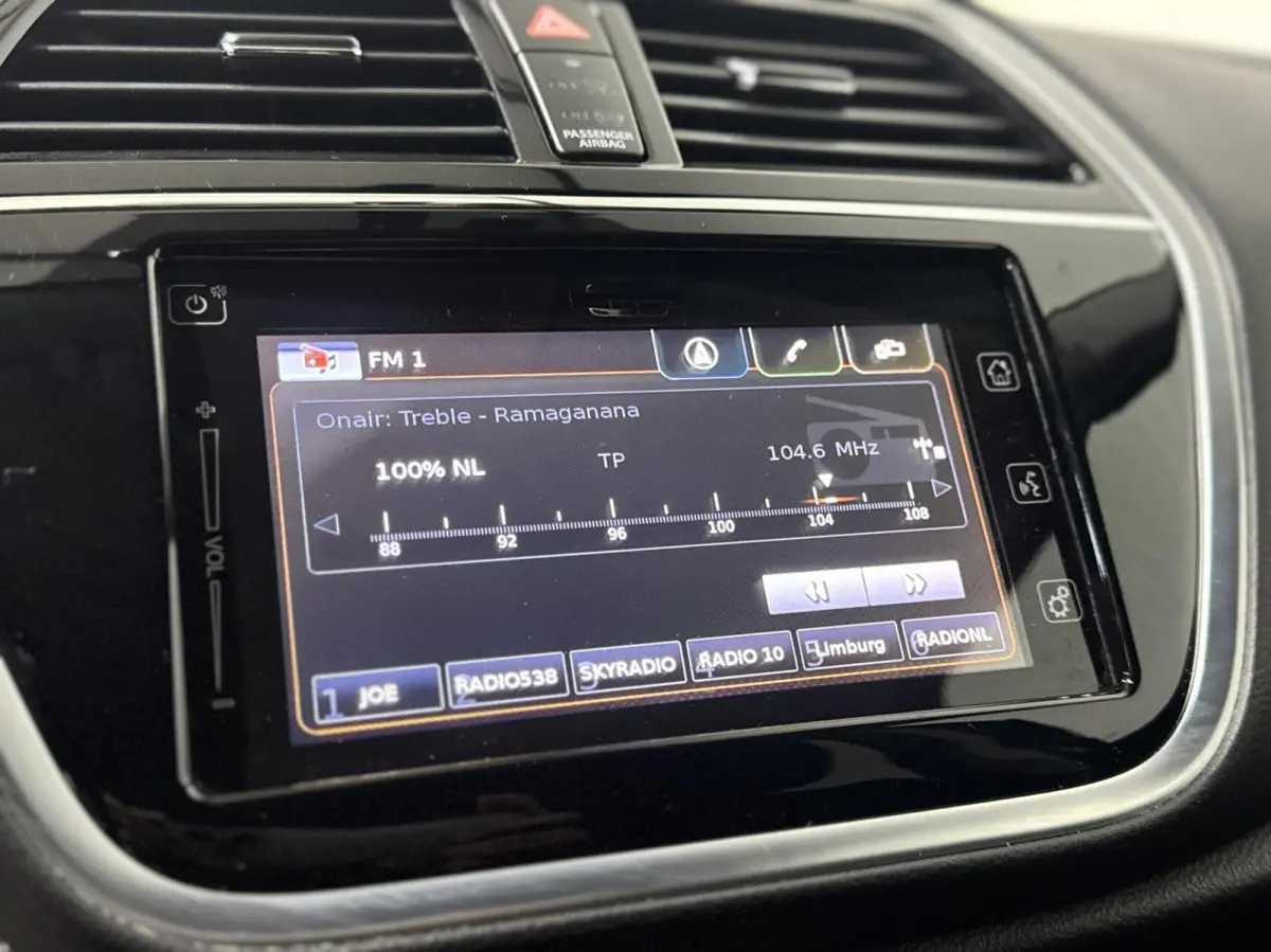 1.4 Boosterjet Exclusive|KEYLESS|CAMERA|NAVI