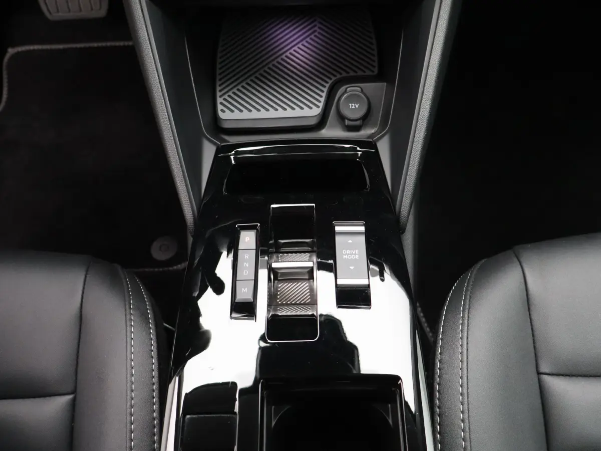 1.2 Hybrid 136 Max Carplay | Cruise Control Adaptief | Camera | PDC V+A | Half Leder | 18" Lichtmetalen Velgen | Navigatie | Full LED