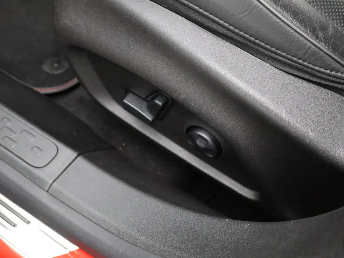 1.3 GSE Sport Carplay | Cruise Control Adaptief | Elek. Stoelen | Stoelverwarming | Camera | Keyless | PDC V+A | Dodehoekbewaking