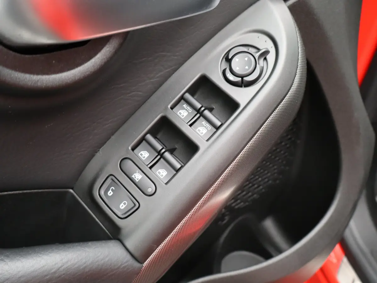 1.3 GSE Sport Carplay | Cruise Control Adaptief | Elek. Stoelen | Stoelverwarming | Camera | Keyless | PDC V+A | Dodehoekbewaking