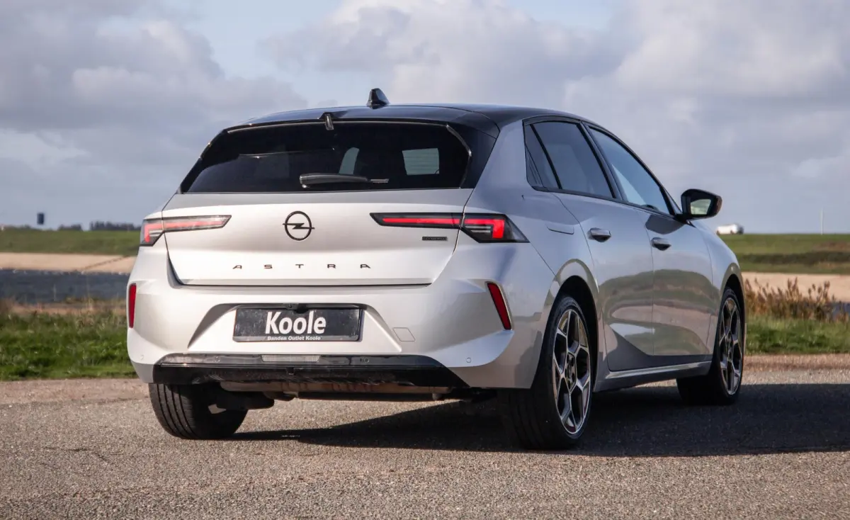 1.6 Turbo Plug In Hybrid Ultimate GS-LINE / LED / KEYLESS / CAMERA / DEALER ONDERHOUDEN