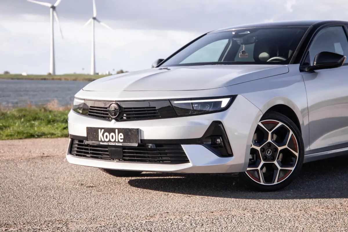 1.6 Turbo Plug In Hybrid Ultimate GS-LINE / LED / KEYLESS / CAMERA / DEALER ONDERHOUDEN