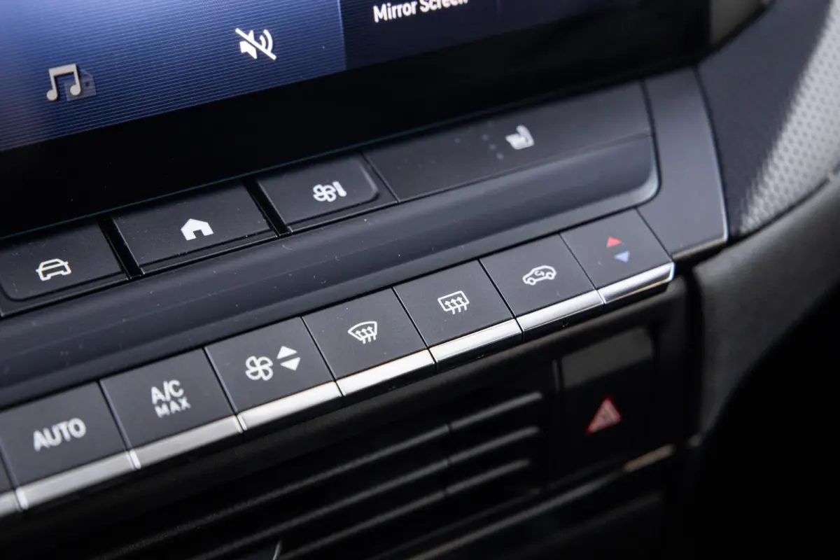 1.6 Turbo Plug In Hybrid Ultimate GS-LINE / LED / KEYLESS / CAMERA / DEALER ONDERHOUDEN