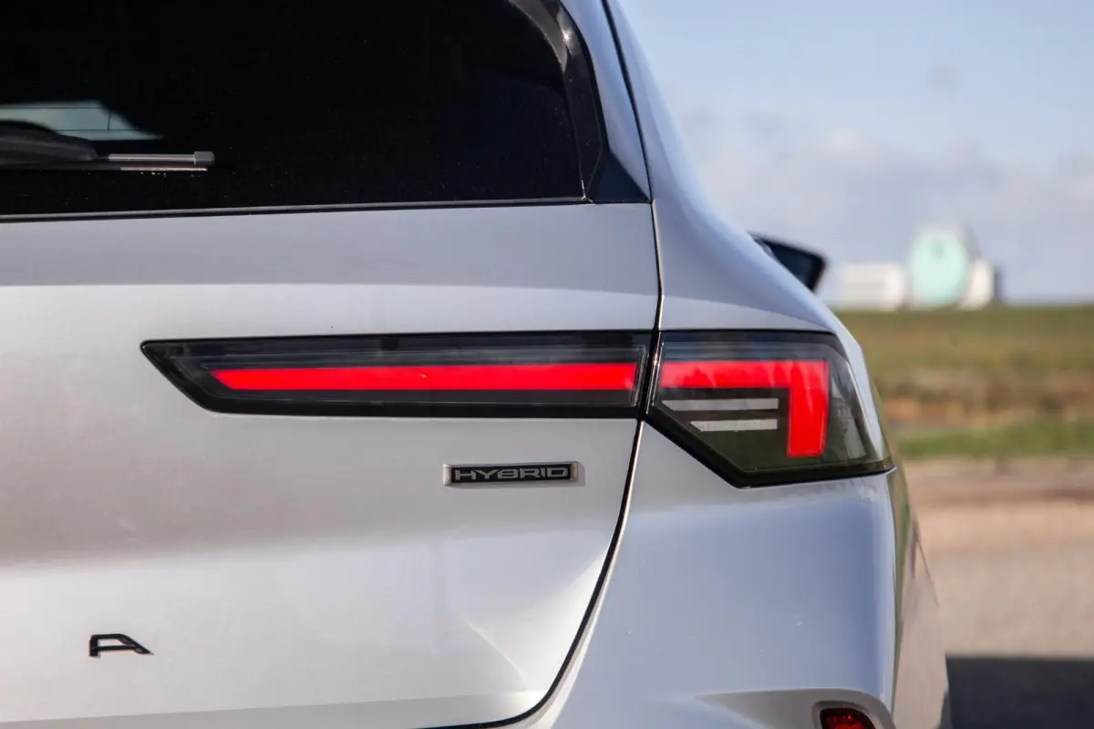 1.6 Turbo Plug In Hybrid Ultimate GS-LINE / LED / KEYLESS / CAMERA / DEALER ONDERHOUDEN