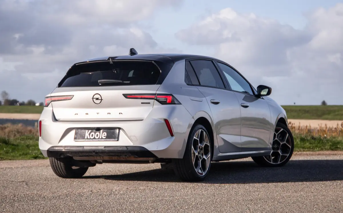 1.6 Turbo Plug In Hybrid Ultimate GS-LINE / LED / KEYLESS / CAMERA / DEALER ONDERHOUDEN