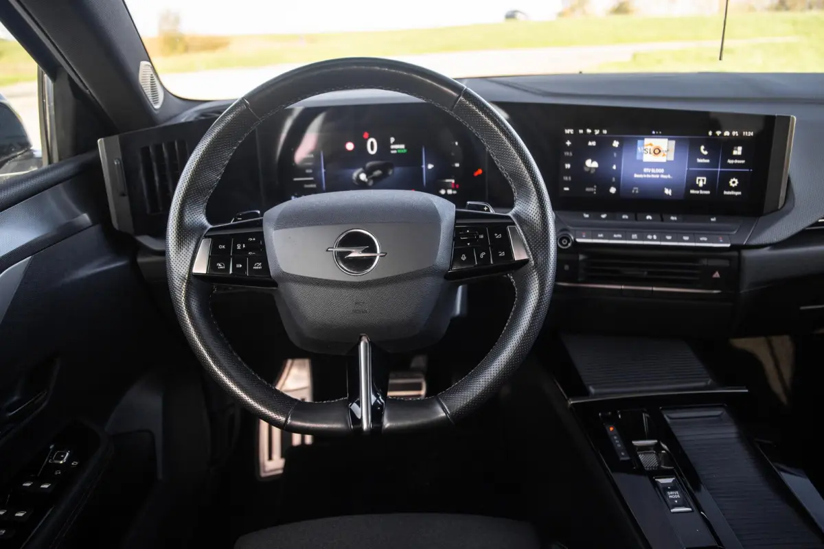 1.6 Turbo Plug In Hybrid Ultimate GS-LINE / LED / KEYLESS / CAMERA / DEALER ONDERHOUDEN
