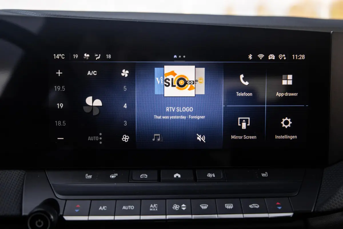 1.6 Turbo Plug In Hybrid Ultimate GS-LINE / LED / KEYLESS / CAMERA / DEALER ONDERHOUDEN
