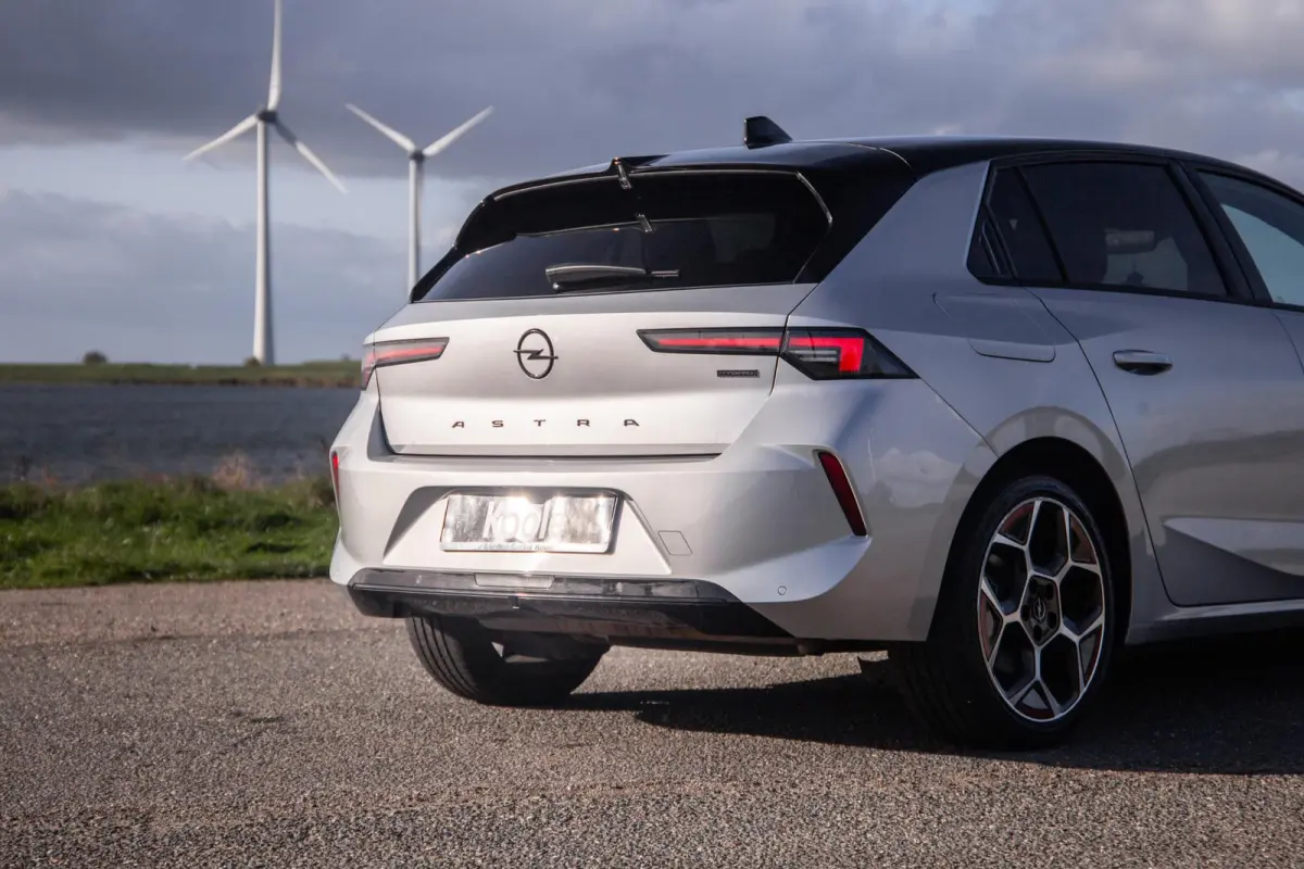 1.6 Turbo Plug In Hybrid Ultimate GS-LINE / LED / KEYLESS / CAMERA / DEALER ONDERHOUDEN