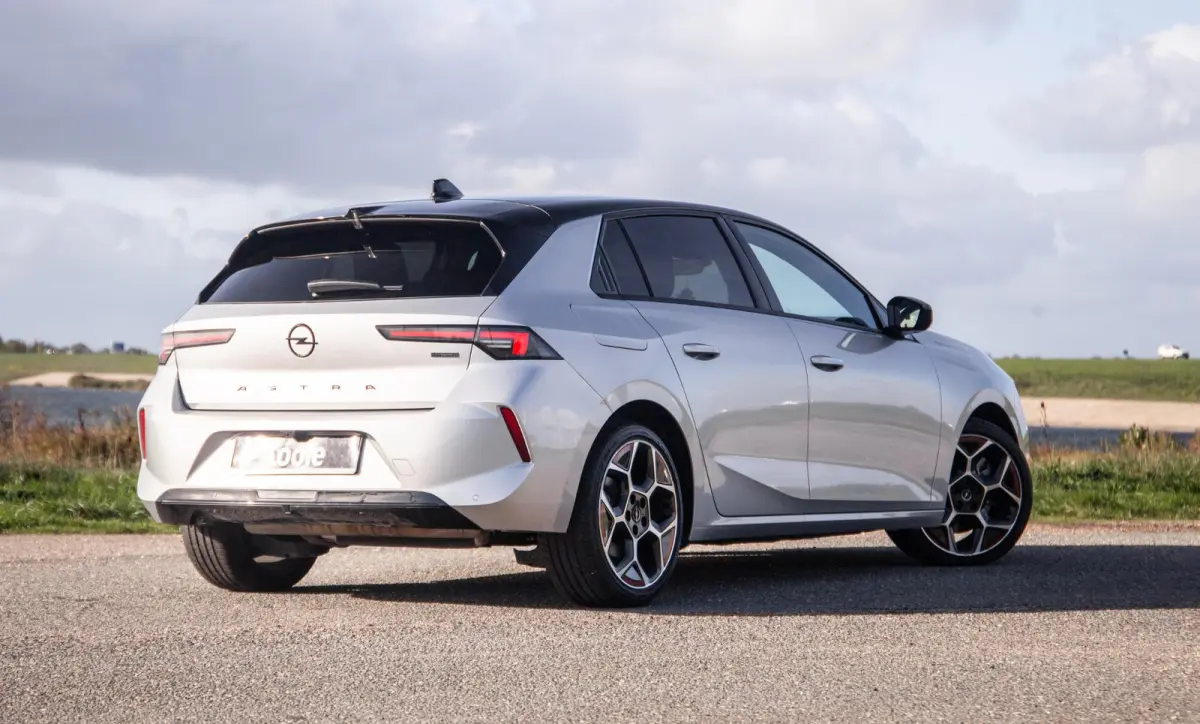 1.6 Turbo Plug In Hybrid Ultimate GS-LINE / LED / KEYLESS / CAMERA / DEALER ONDERHOUDEN