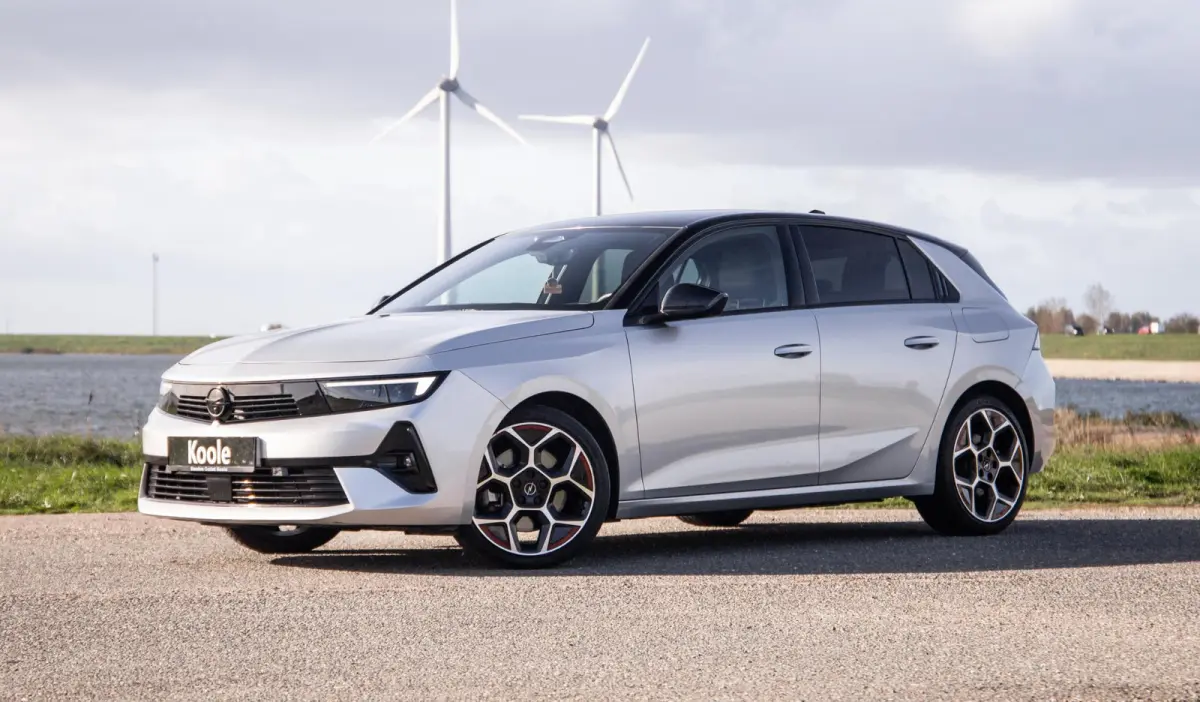 1.6 Turbo Plug In Hybrid Ultimate GS-LINE / LED / KEYLESS / CAMERA / DEALER ONDERHOUDEN