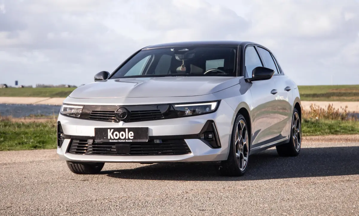 1.6 Turbo Plug In Hybrid Ultimate GS-LINE / LED / KEYLESS / CAMERA / DEALER ONDERHOUDEN