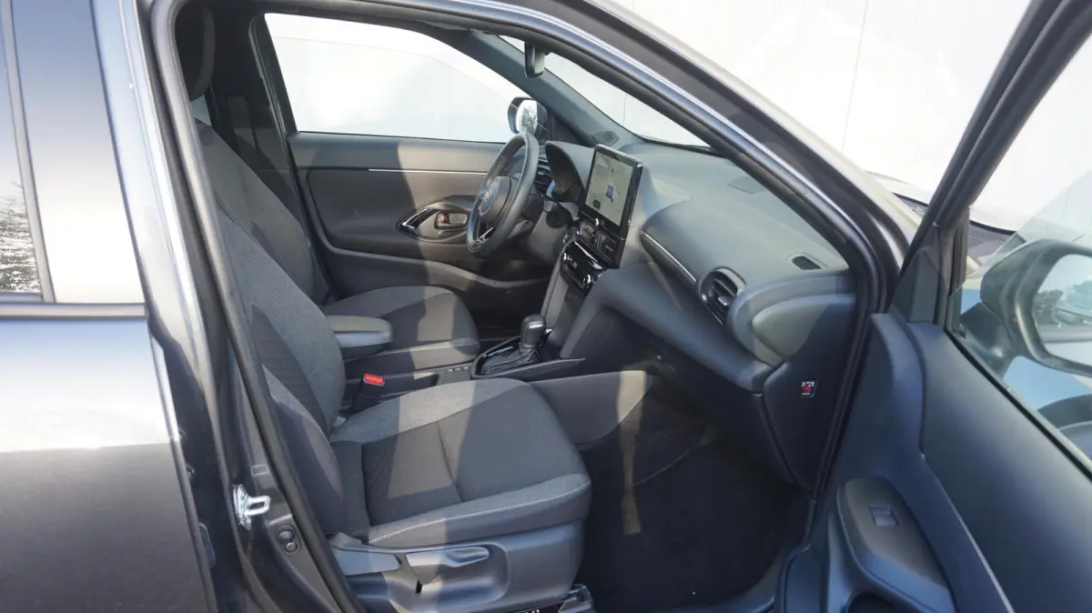 1.5 Hybrid 130PK Dynamic | Rijklaarprijs | Apple Carplay/Android Auto | Stoel+Stuurverwarming | 17 INCH lmv | PDC V+A