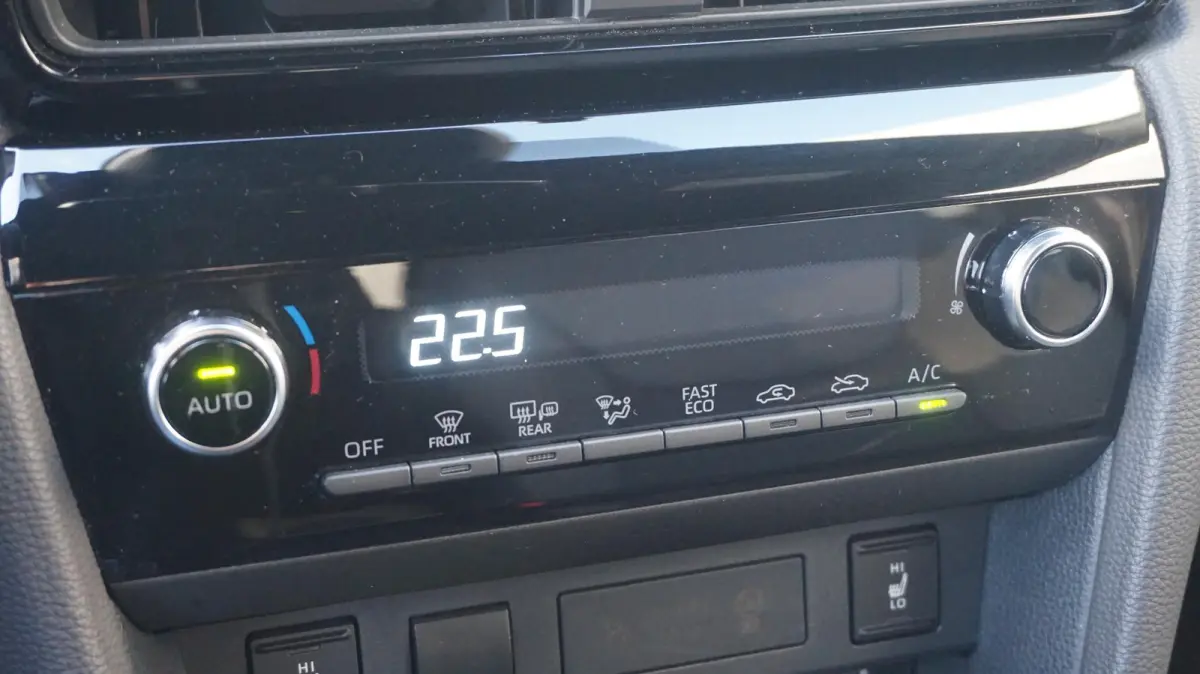1.5 Hybrid 130PK Dynamic | Rijklaarprijs | Apple Carplay/Android Auto | Stoel+Stuurverwarming | 17 INCH lmv | PDC V+A