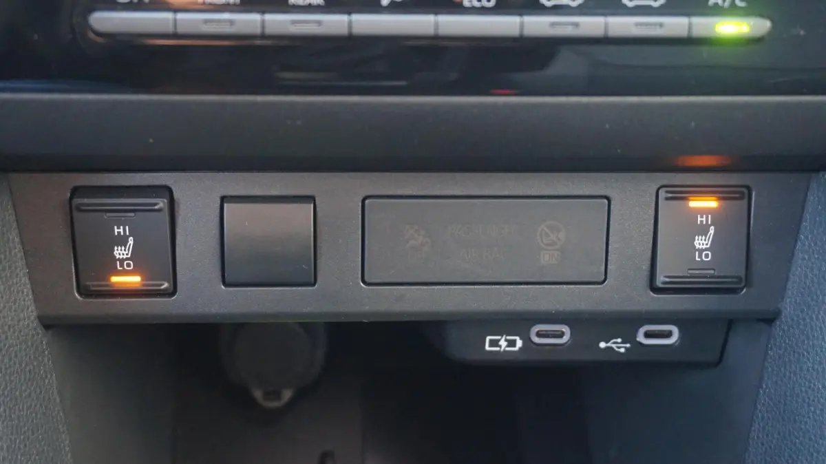 1.5 Hybrid 130PK Dynamic | Rijklaarprijs | Apple Carplay/Android Auto | Stoel+Stuurverwarming | 17 INCH lmv | PDC V+A