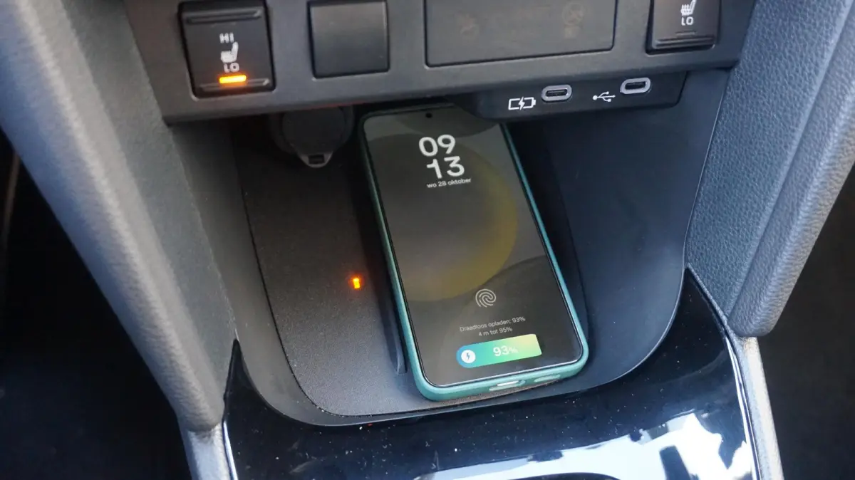 1.5 Hybrid 130PK Dynamic | Rijklaarprijs | Apple Carplay/Android Auto | Stoel+Stuurverwarming | 17 INCH lmv | PDC V+A