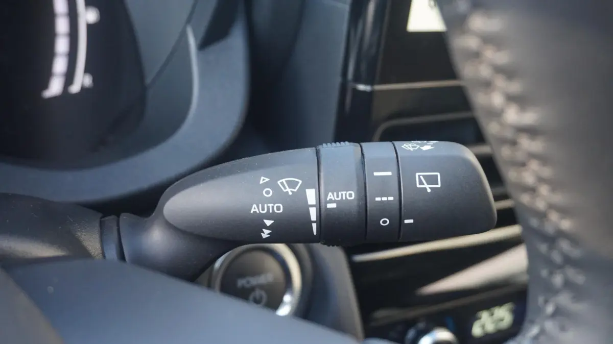 1.5 Hybrid 130PK Dynamic | Rijklaarprijs | Apple Carplay/Android Auto | Stoel+Stuurverwarming | 17 INCH lmv | PDC V+A