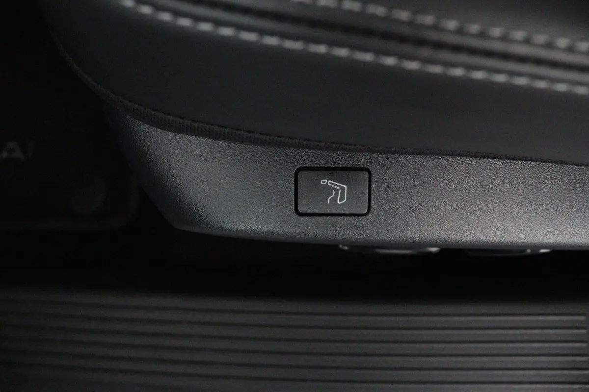 1.3 MHEV Xtronic Tekna Plus | Panoramadak | Lederen Bekl. | BOSE Audio |