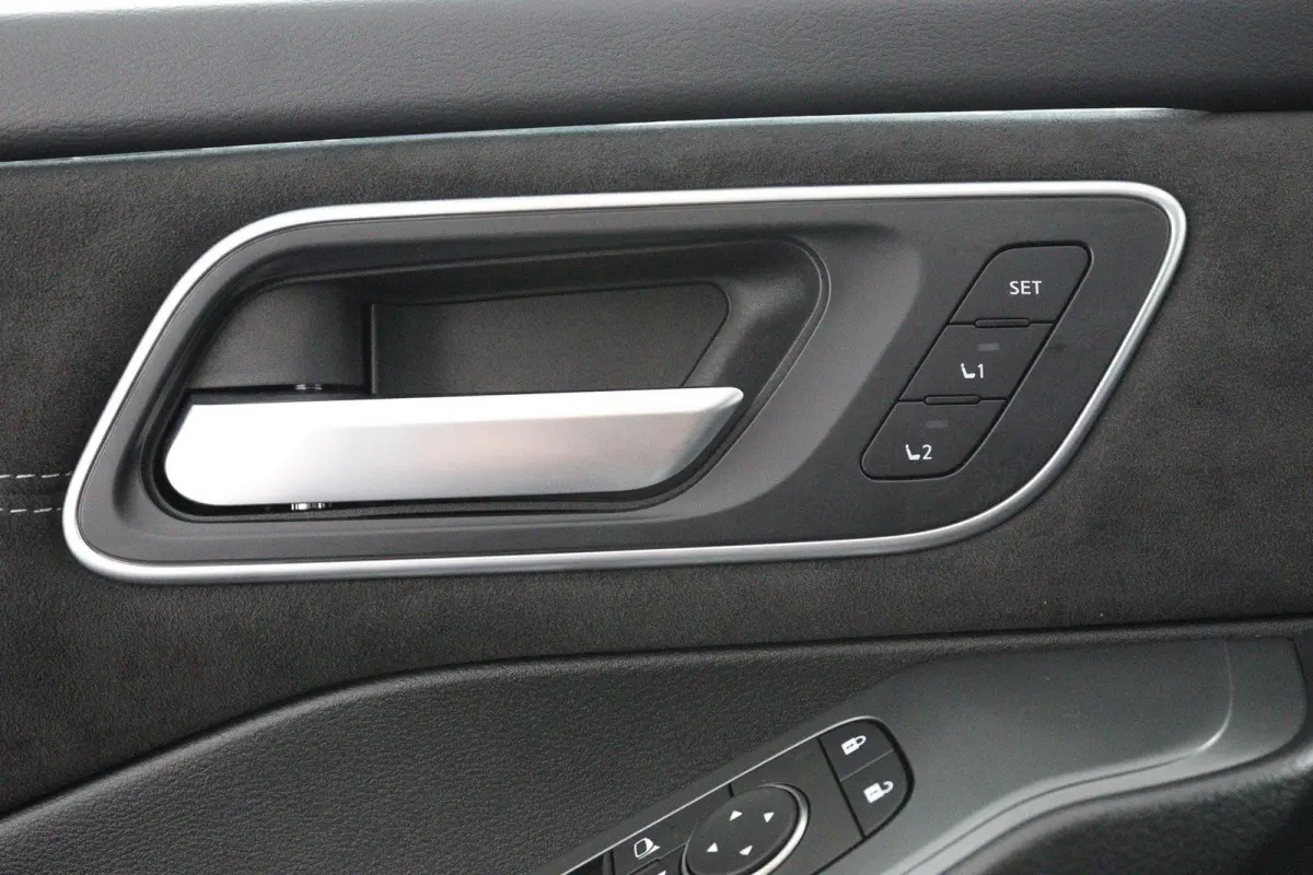 1.3 MHEV Xtronic Tekna Plus | Panoramadak | Lederen Bekl. | BOSE Audio |