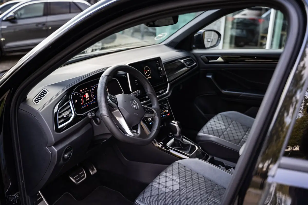1.5 TSI 3 x R-Line | BTW-auto | IQ-LED | 18inch | Camera | ACC | Winterpakket | Virtual |
