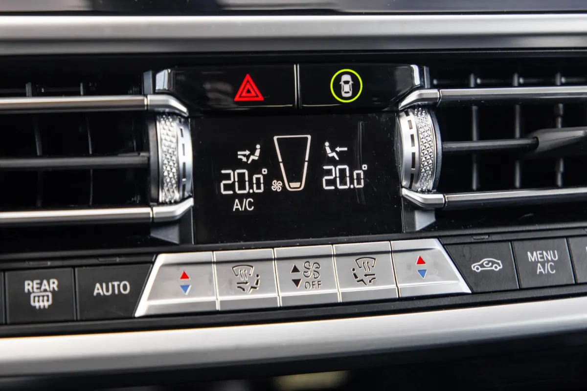 xDrive30e High Executive BLACK LINE / LEER / STOELVERWARMING / 360 CAMERA / CARPLAY