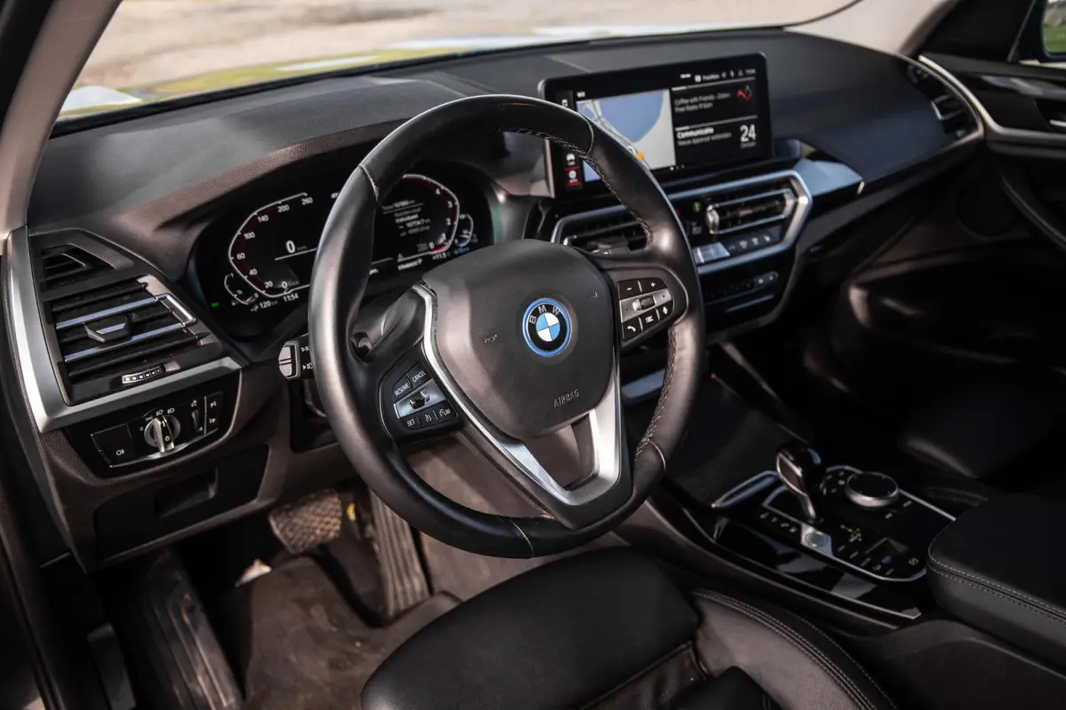 xDrive30e High Executive BLACK LINE / LEER / STOELVERWARMING / 360 CAMERA / CARPLAY