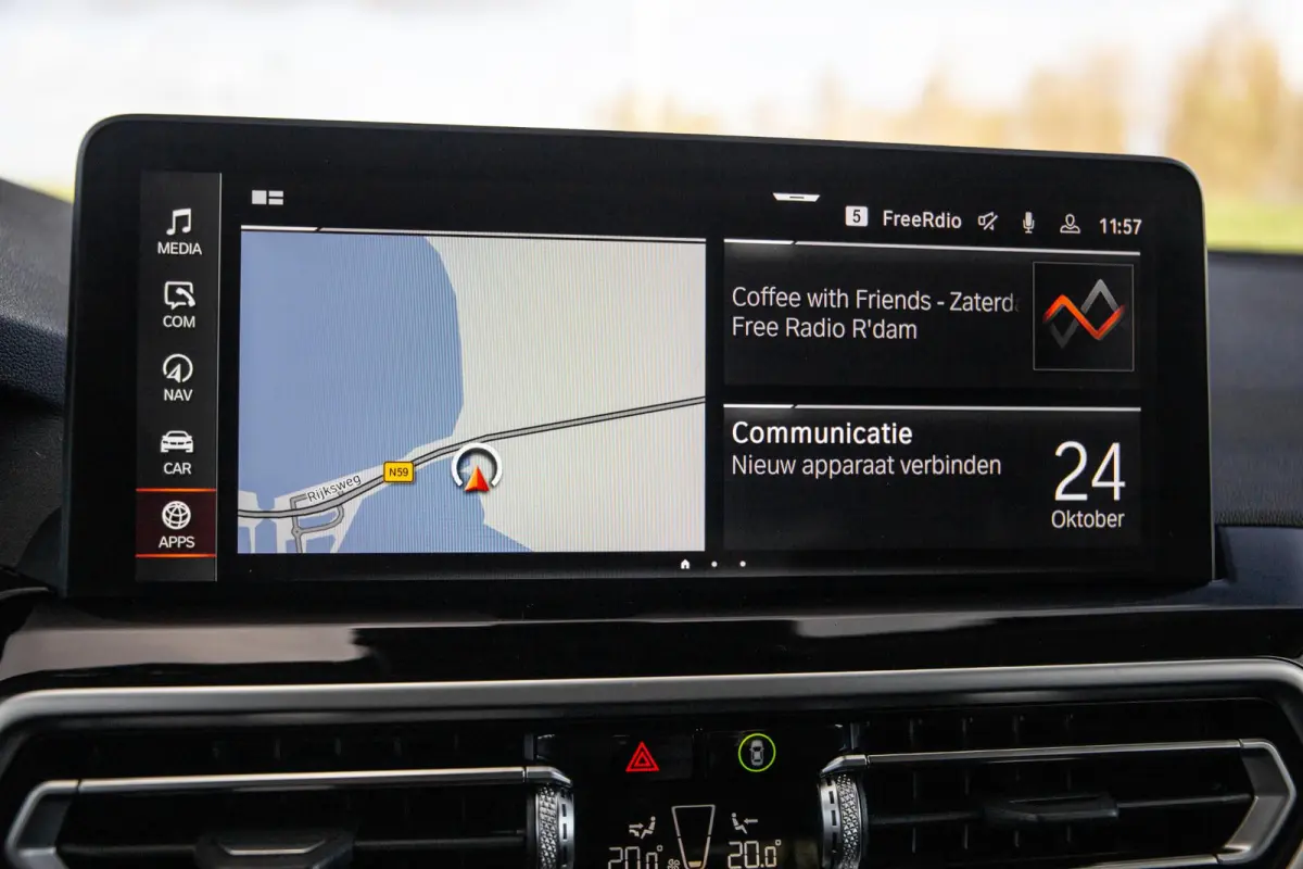 xDrive30e High Executive BLACK LINE / LEER / STOELVERWARMING / 360 CAMERA / CARPLAY
