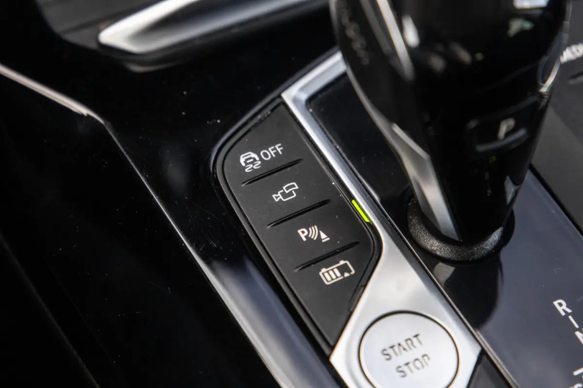 xDrive30e High Executive BLACK LINE / LEER / STOELVERWARMING / 360 CAMERA / CARPLAY