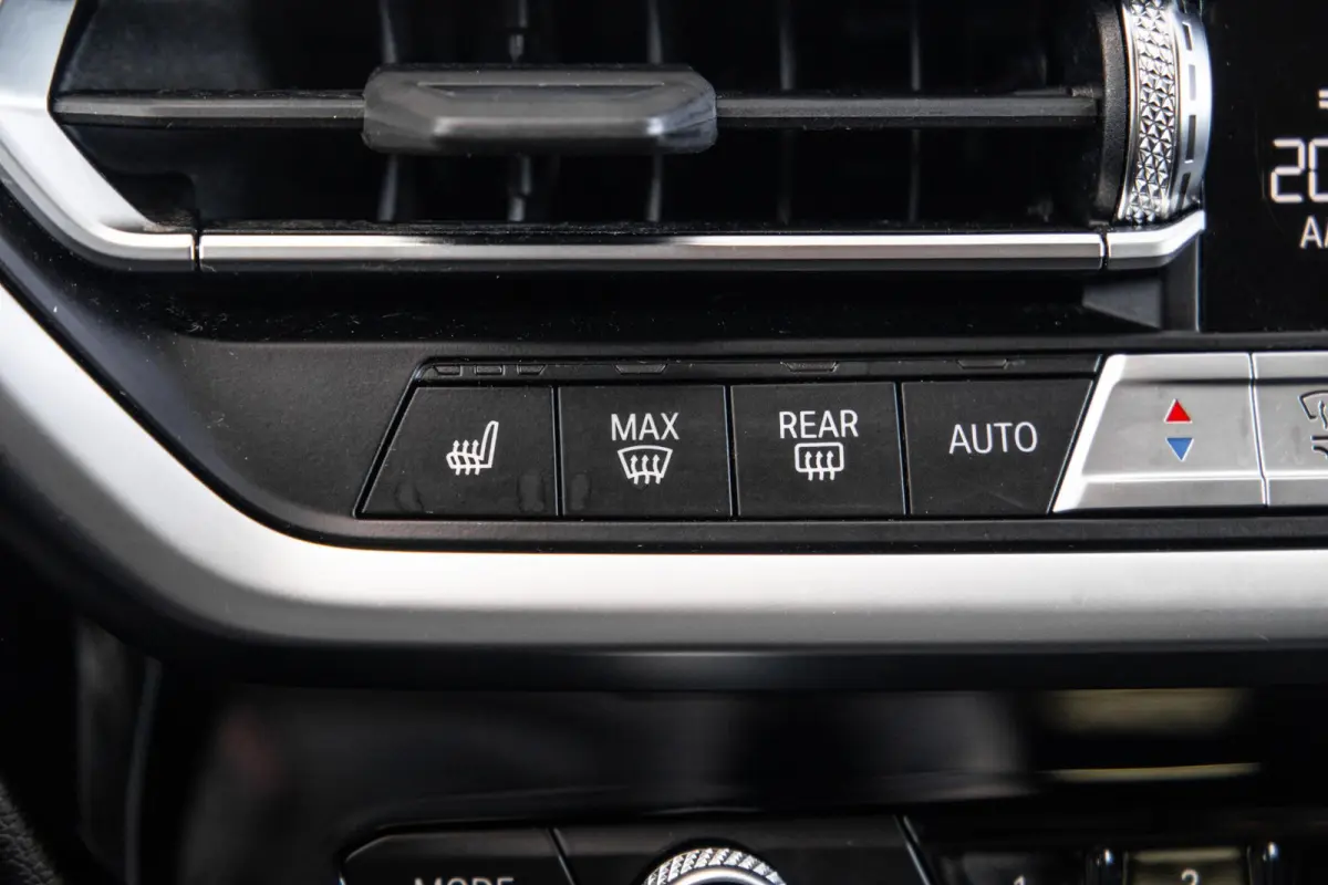 xDrive30e High Executive BLACK LINE / LEER / STOELVERWARMING / 360 CAMERA / CARPLAY