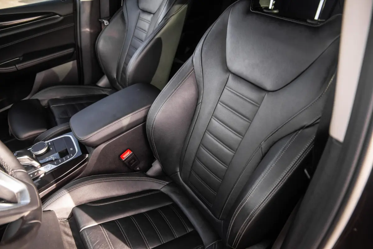 xDrive30e High Executive BLACK LINE / LEER / STOELVERWARMING / 360 CAMERA / CARPLAY
