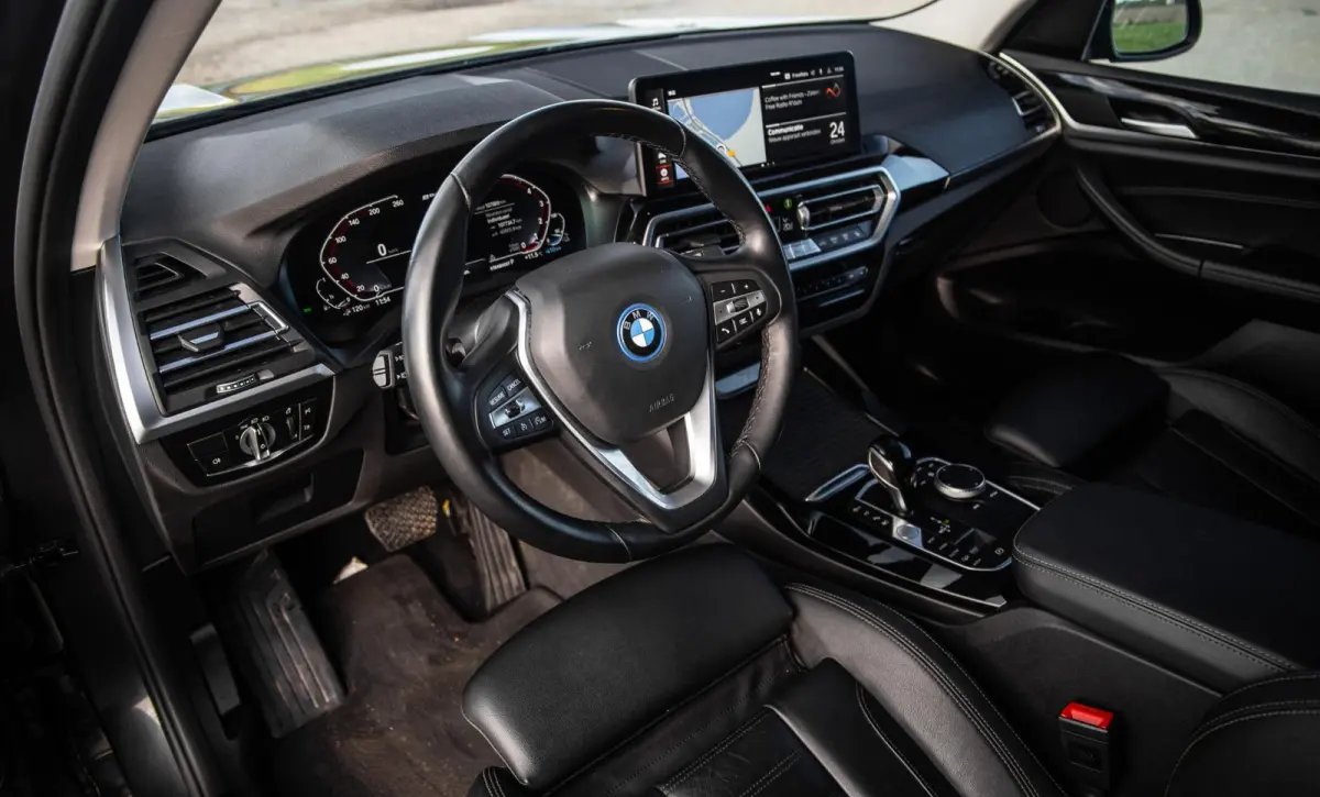 xDrive30e High Executive BLACK LINE / LEER / STOELVERWARMING / 360 CAMERA / CARPLAY