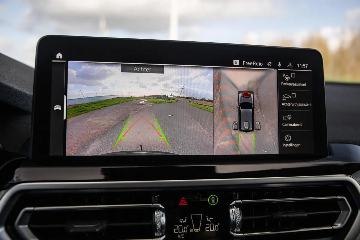 xDrive30e High Executive BLACK LINE / LEER / STOELVERWARMING / 360 CAMERA / CARPLAY