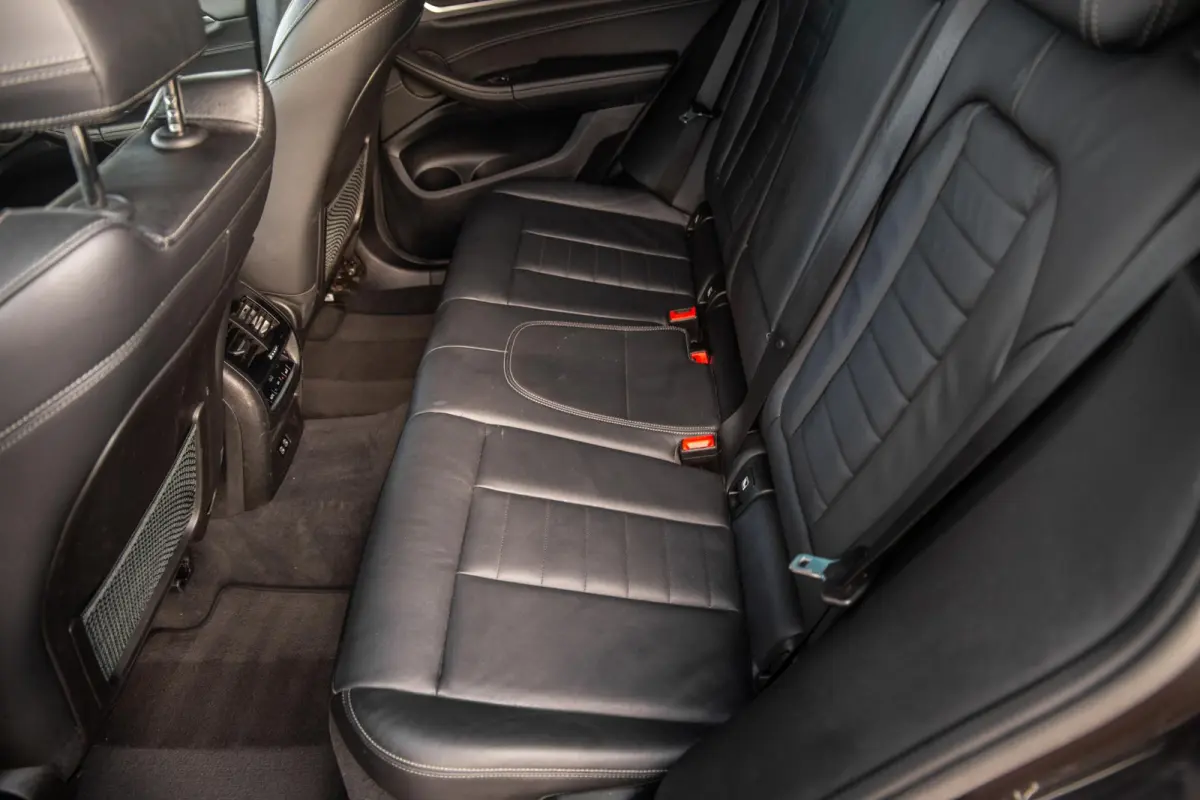 xDrive30e High Executive BLACK LINE / LEER / STOELVERWARMING / 360 CAMERA / CARPLAY