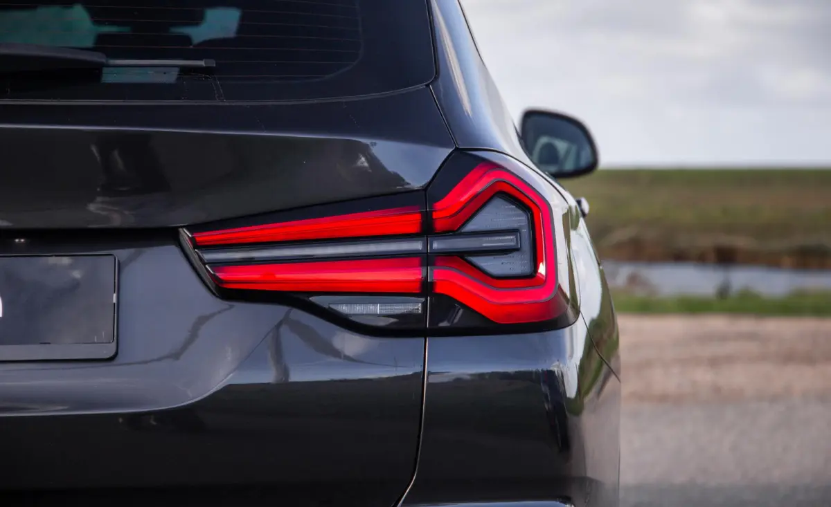 xDrive30e High Executive BLACK LINE / LEER / STOELVERWARMING / 360 CAMERA / CARPLAY