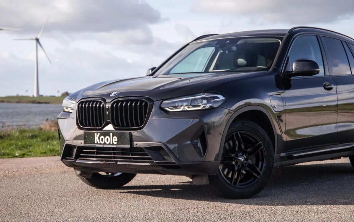 xDrive30e High Executive BLACK LINE / LEER / STOELVERWARMING / 360 CAMERA / CARPLAY