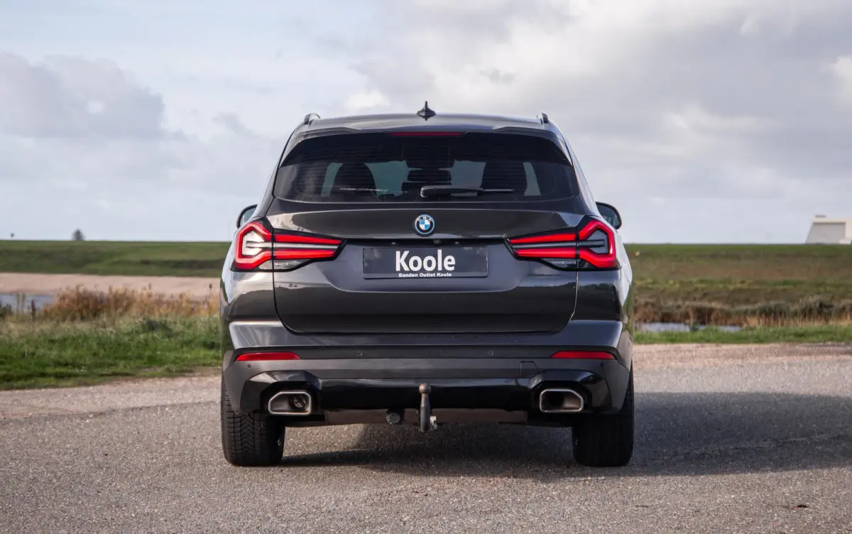xDrive30e High Executive BLACK LINE / LEER / STOELVERWARMING / 360 CAMERA / CARPLAY