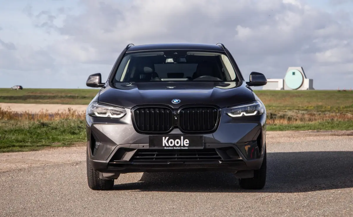xDrive30e High Executive BLACK LINE / LEER / STOELVERWARMING / 360 CAMERA / CARPLAY